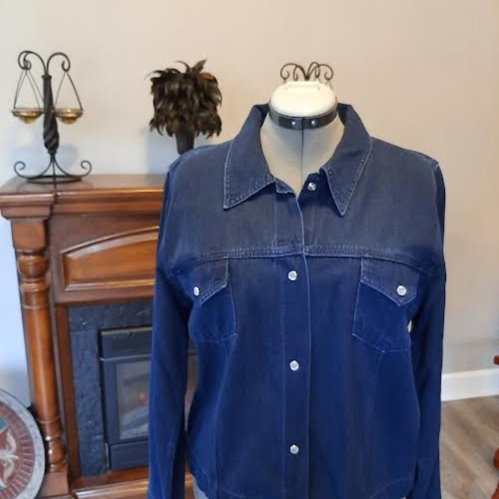 Christopher & Banks Used, excellent condition soft denim ladies top size XL